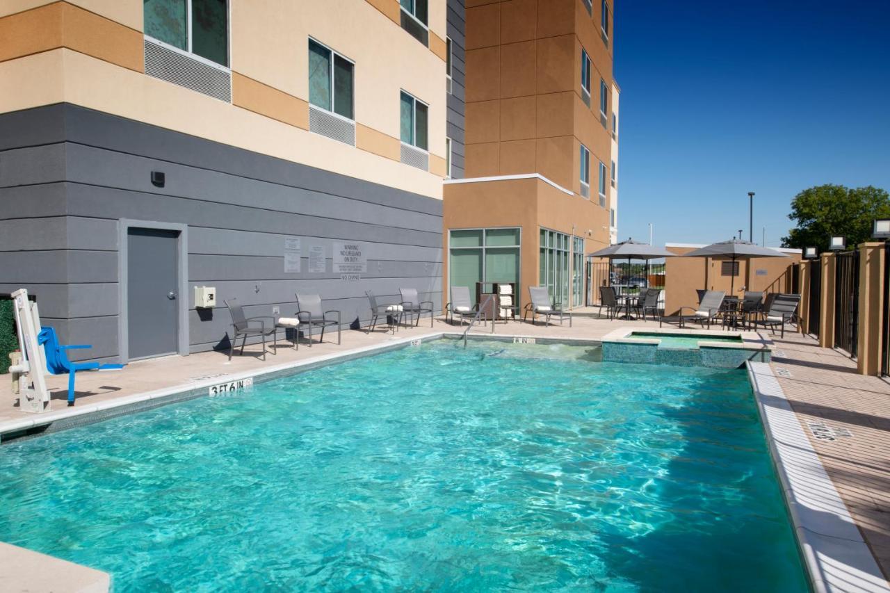 Fairfield By Marriott Inn & Suites Dallas East Ngoại thất bức ảnh